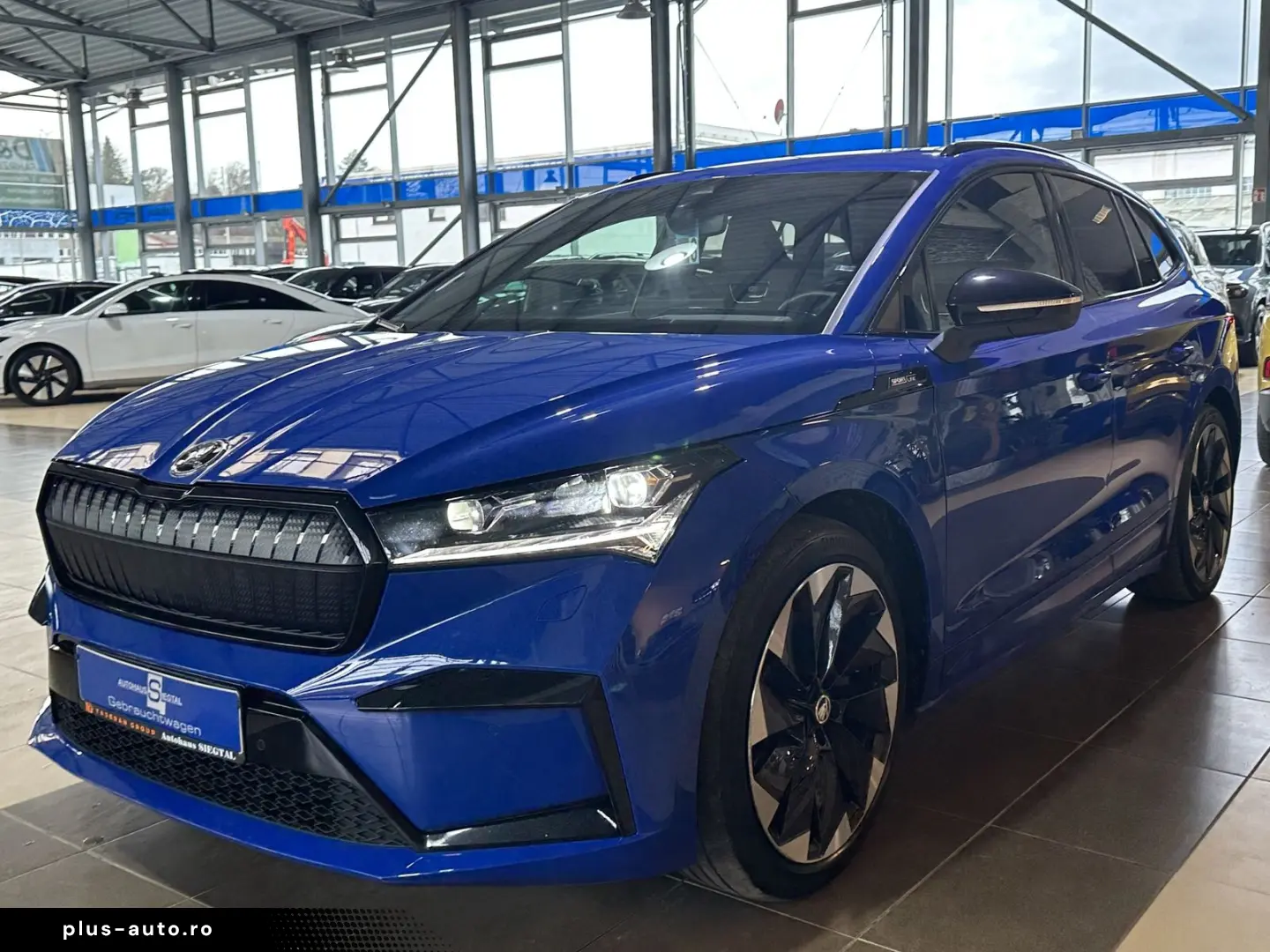 SKODA Enyaq 80x Sportline Pano AHK Wärmepumpe Navi LED