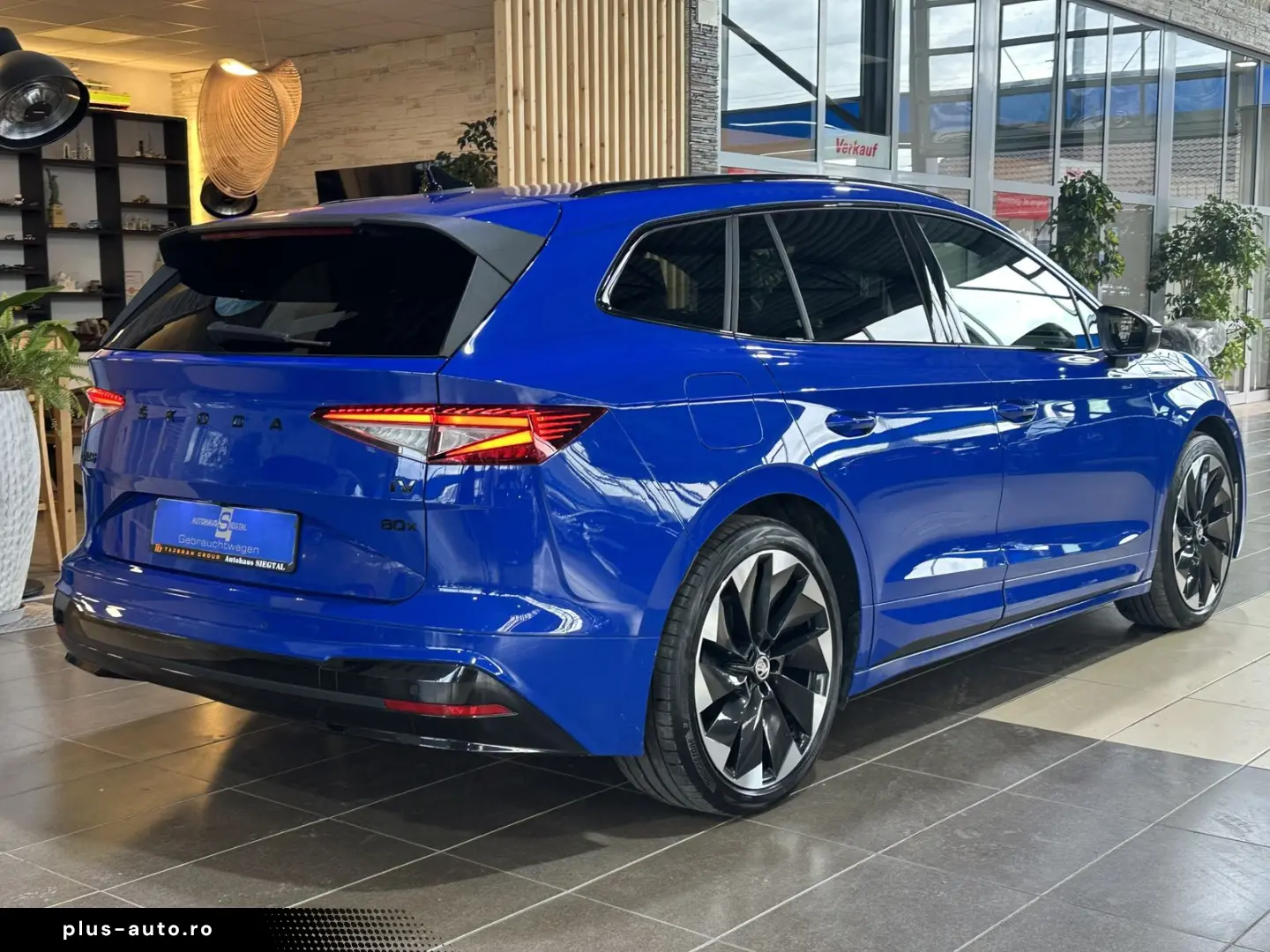 SKODA Enyaq 80x Sportline Pano AHK Wärmepumpe Navi LED