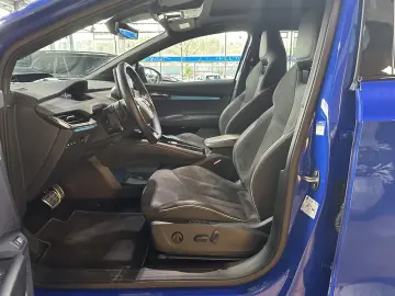 SKODA Enyaq 80x Sportline Pano AHK Wärmepumpe Navi LED