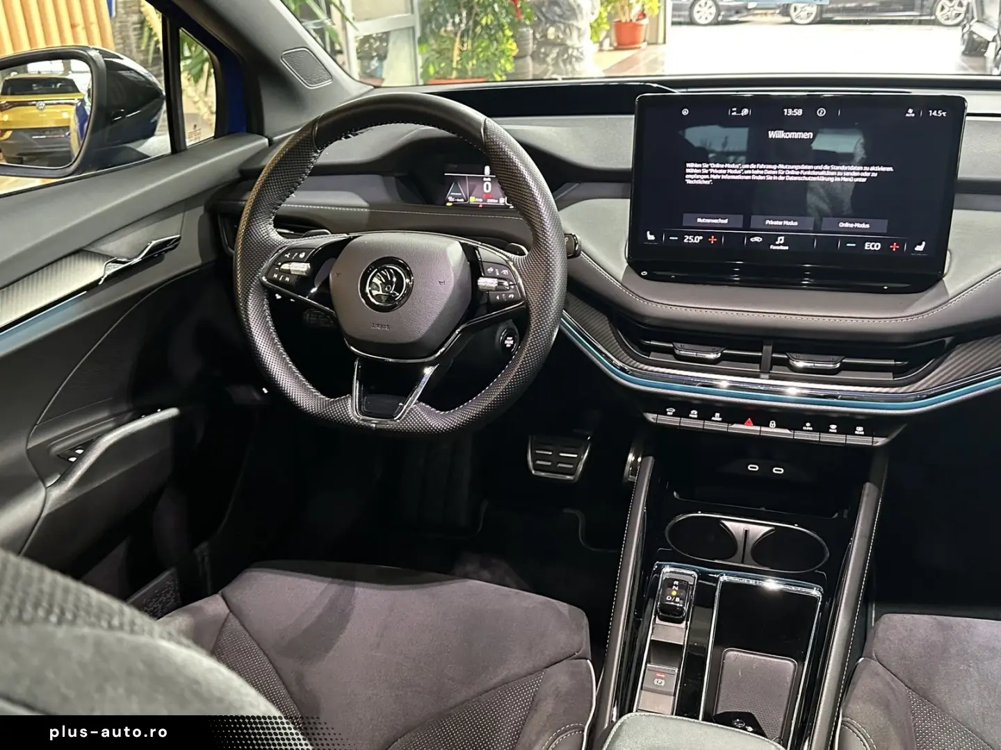 SKODA Enyaq 80x Sportline Pano AHK Wärmepumpe Navi LED