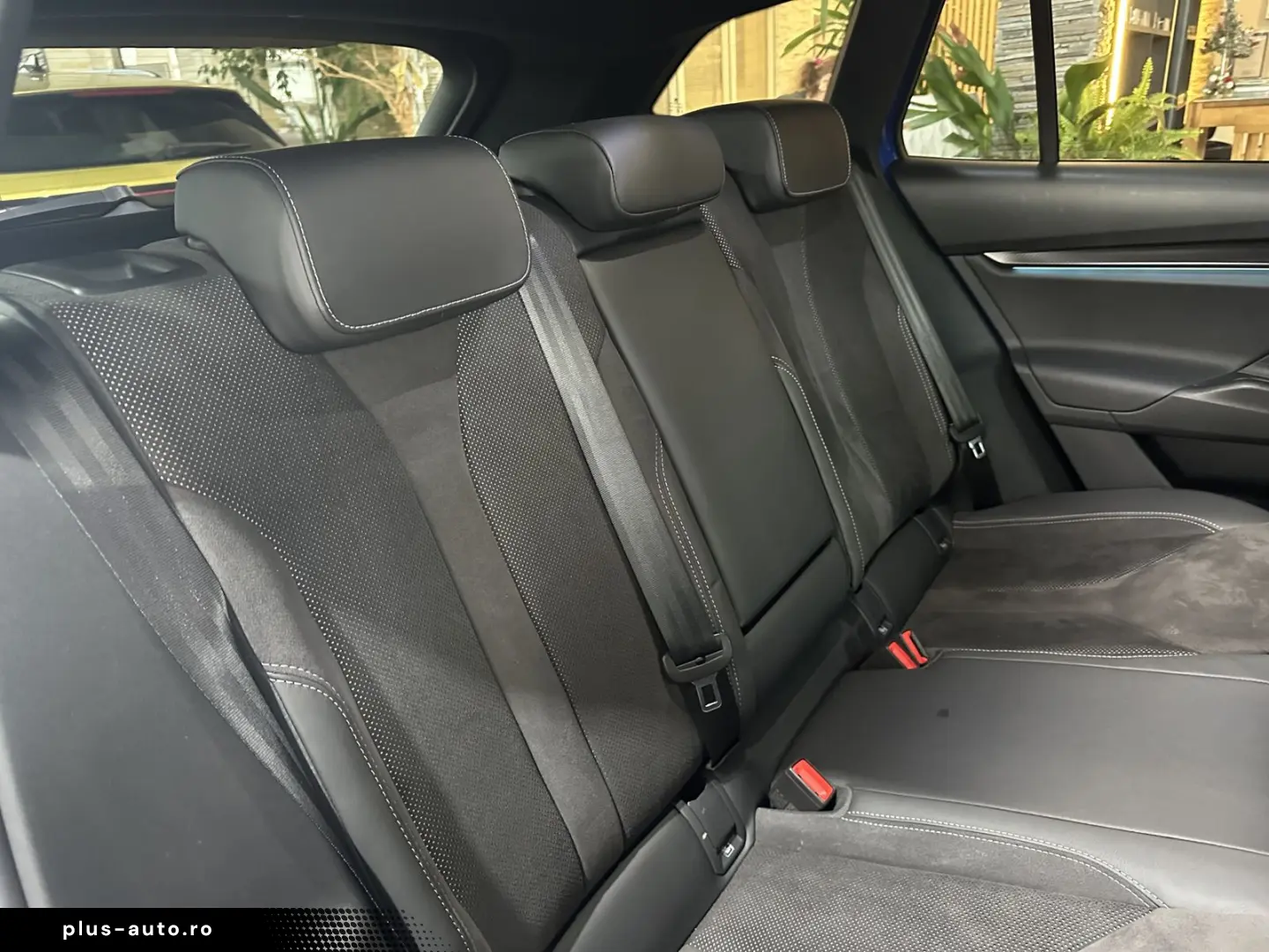 SKODA Enyaq 80x Sportline Pano AHK Wärmepumpe Navi LED