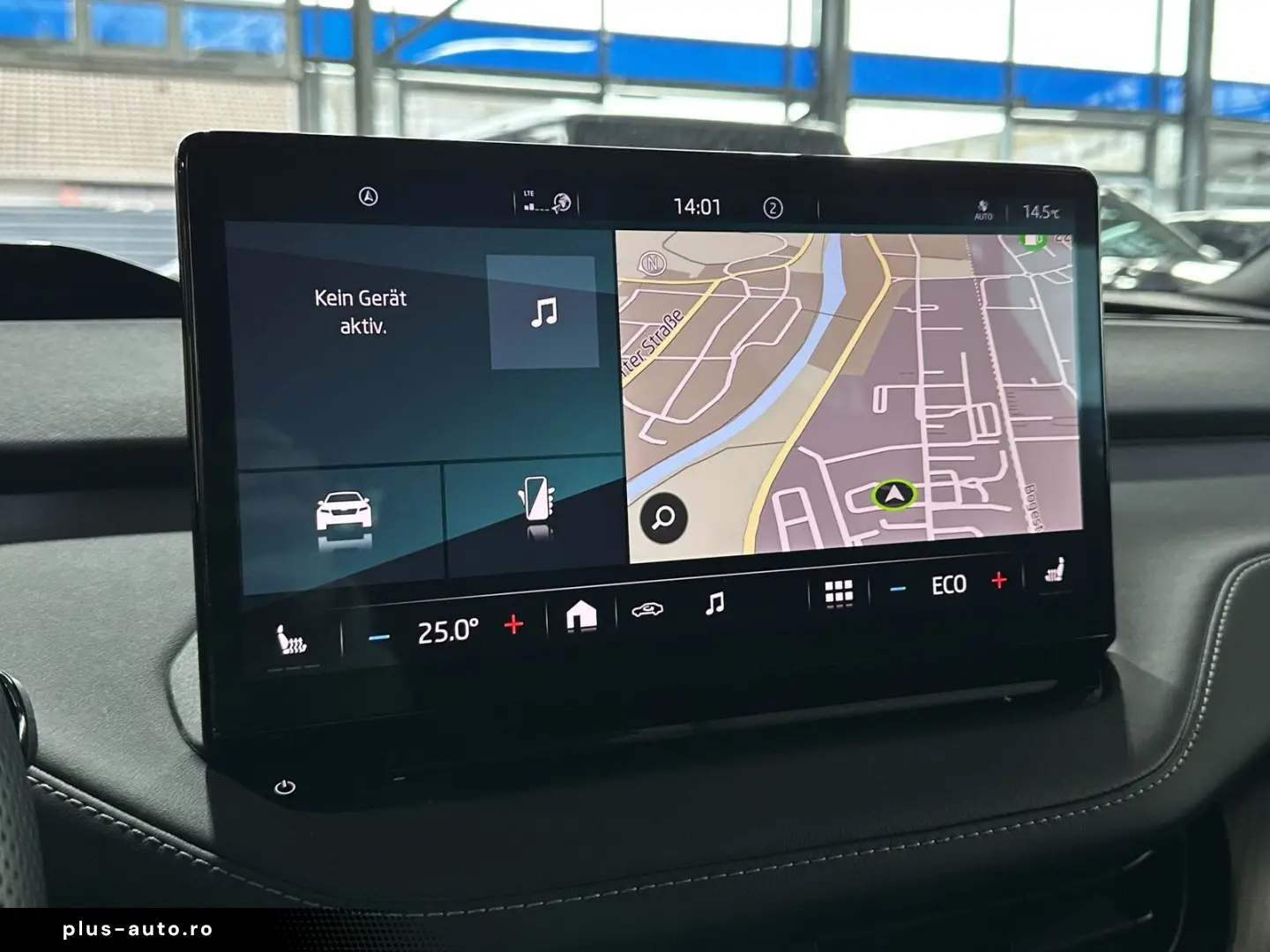 SKODA Enyaq 80x Sportline Pano AHK Wärmepumpe Navi LED