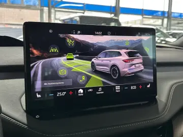 SKODA Enyaq 80x Sportline Pano AHK Wärmepumpe Navi LED