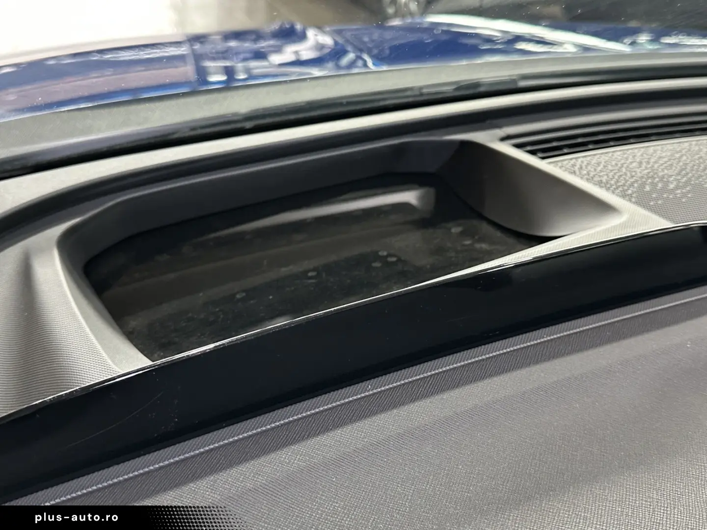 SKODA Enyaq 80x Sportline Pano AHK Wärmepumpe Navi LED