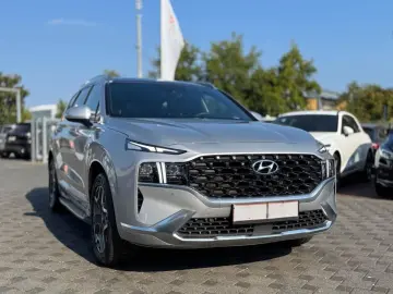 HYUNDAI Santa Fe Signature 4WD
