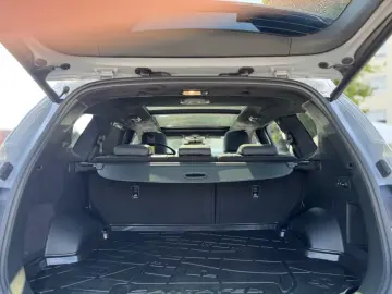 HYUNDAI Santa Fe Signature 4WD