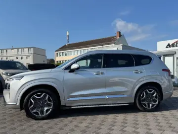 HYUNDAI Santa Fe Signature 4WD