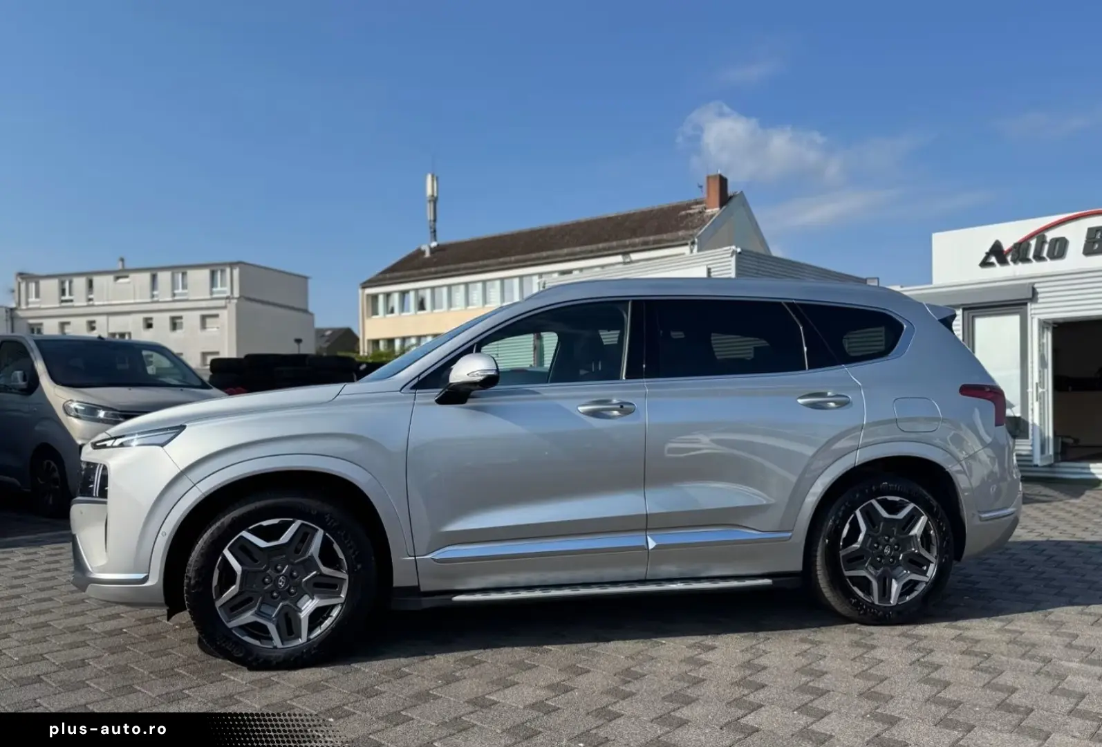 HYUNDAI Santa Fe Signature 4WD