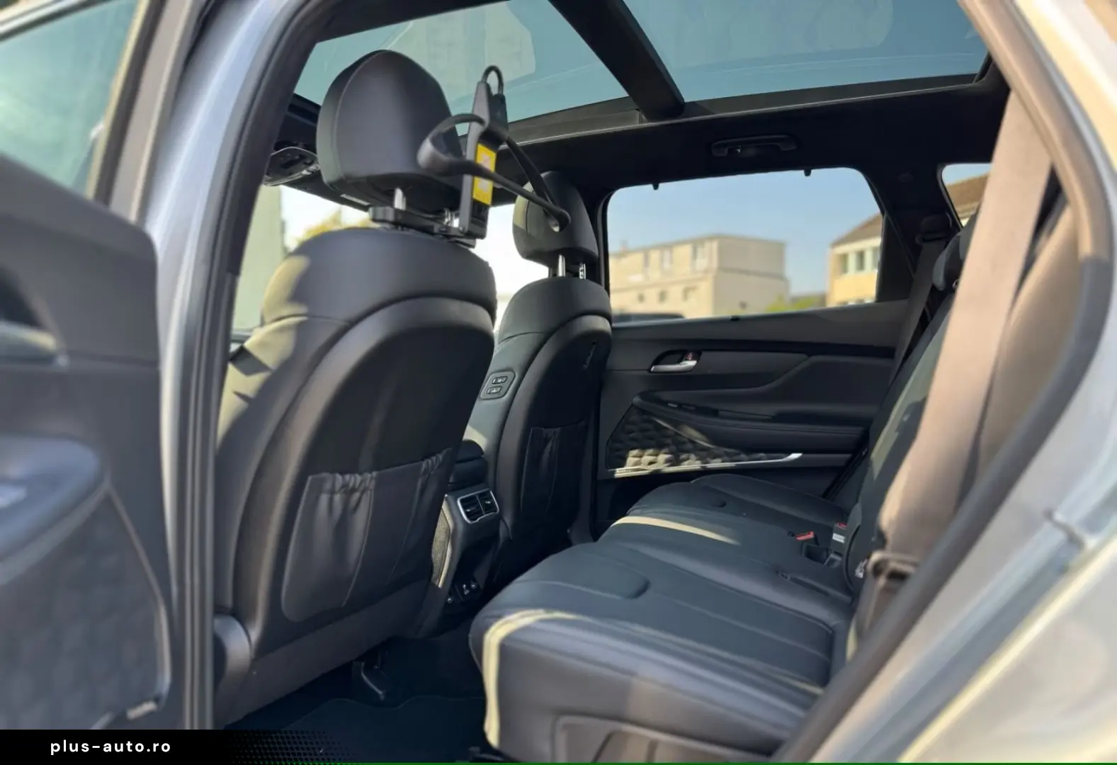 HYUNDAI Santa Fe Signature 4WD