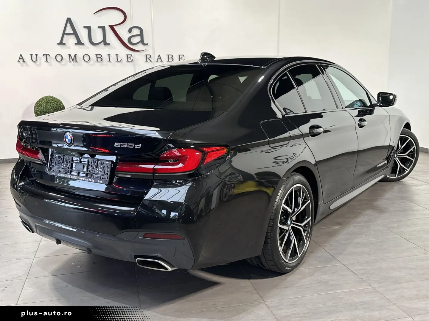 BMW 530d xDrive M-Sport NAV LED AHK HEAD-UP GLASDACH