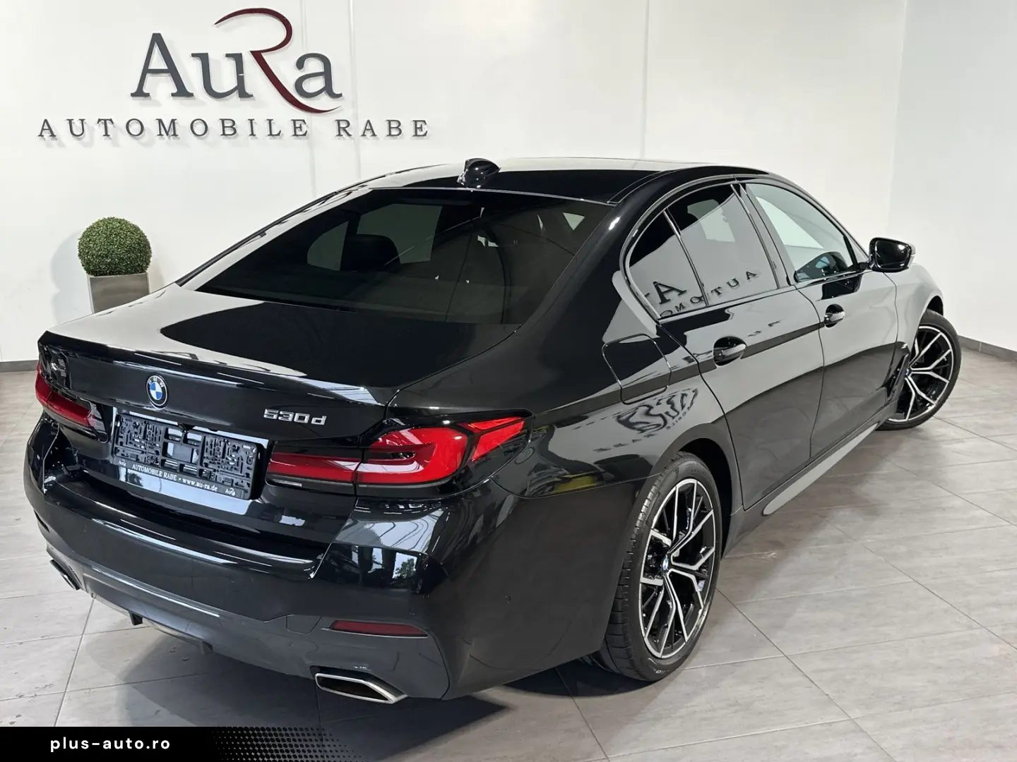 BMW 530d xDrive M-Sport NAV LED AHK HEAD-UP GLASDACH