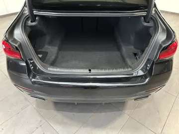 BMW 530d xDrive M-Sport NAV LED AHK HEAD-UP GLASDACH