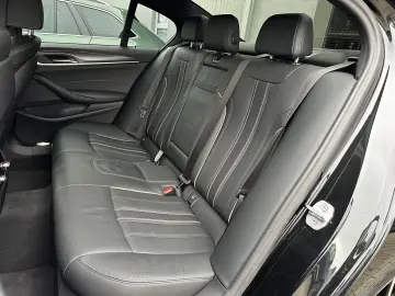 BMW 530d xDrive M-Sport NAV LED AHK HEAD-UP GLASDACH