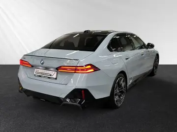 BMW 530e xDrive M Sport Pro AHK Pano B&W