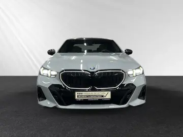 BMW 530e xDrive M Sport Pro AHK Pano B&W