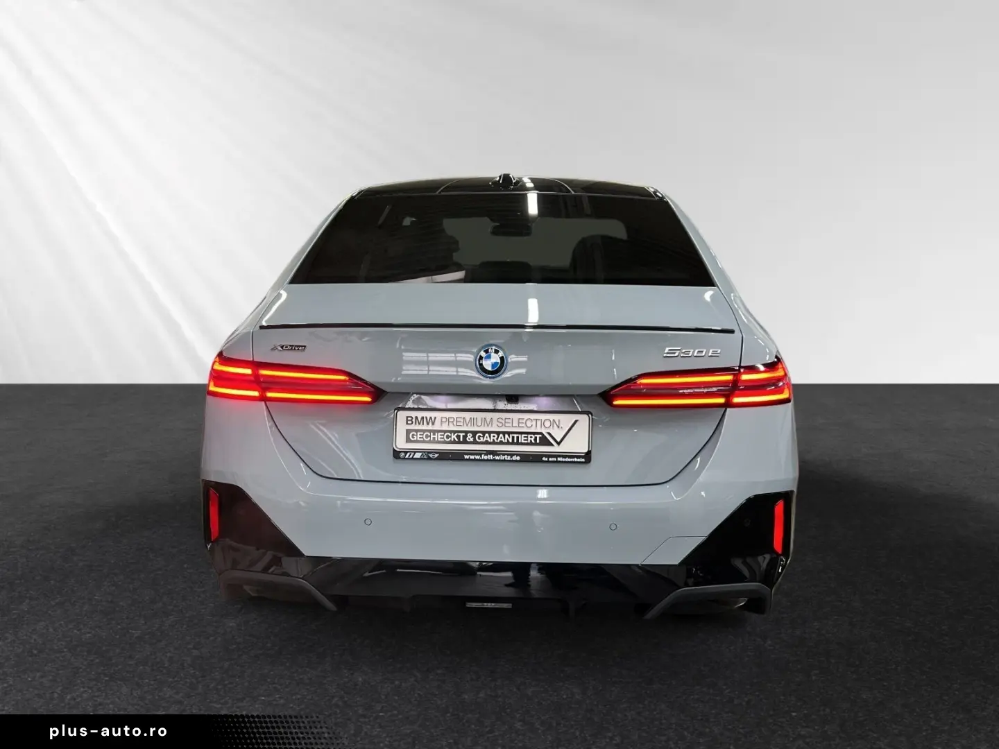 BMW 530e xDrive M Sport Pro AHK Pano B&W