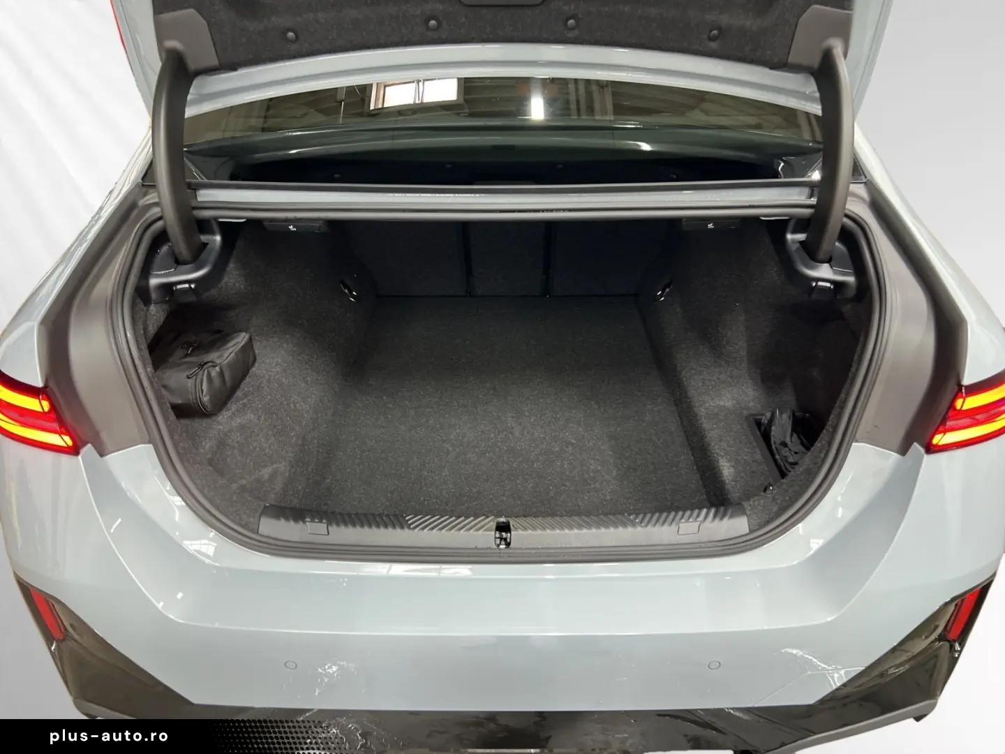 BMW 530e xDrive M Sport Pro AHK Pano B&W