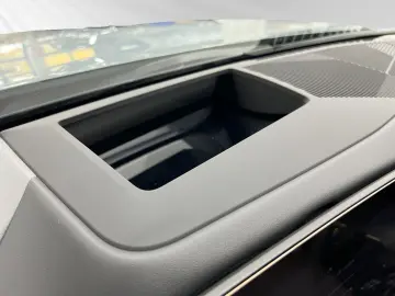 BMW 530e xDrive M Sport Pro AHK Pano B&W