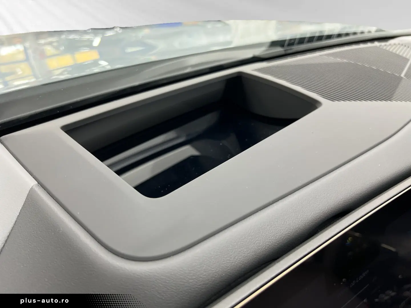 BMW 530e xDrive M Sport Pro AHK Pano B&W