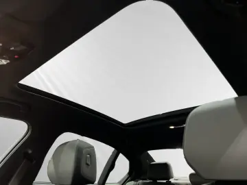 BMW 530e xDrive M Sport Pro AHK Pano B&W