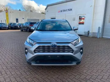 TOYOTA Hybrid AWD-i   Kamera Navi AHK