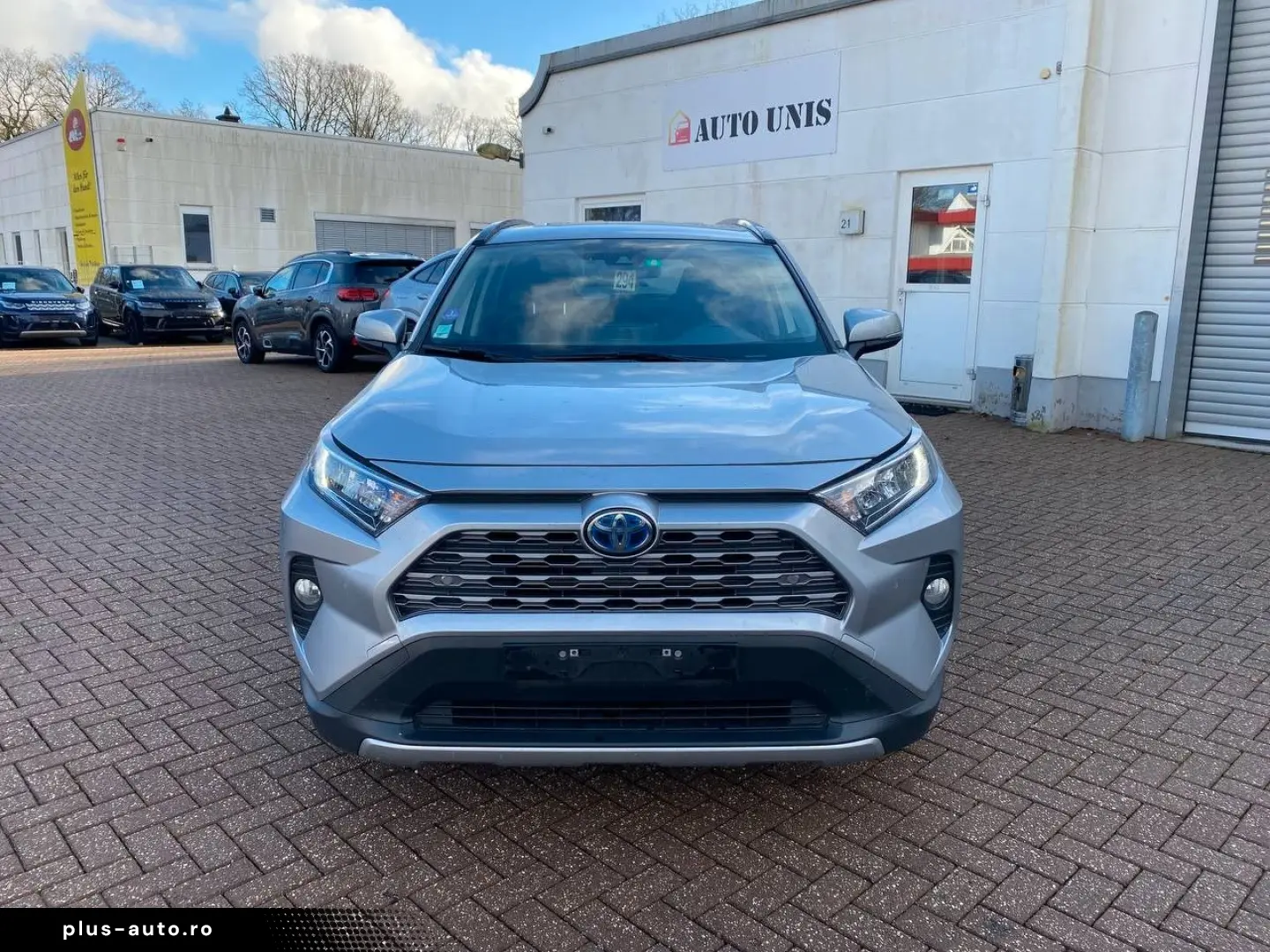 TOYOTA Hybrid AWD-i   Kamera Navi AHK