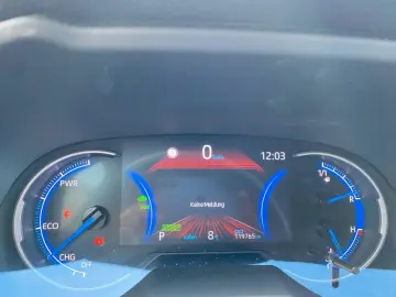 TOYOTA Hybrid AWD-i   Kamera Navi AHK