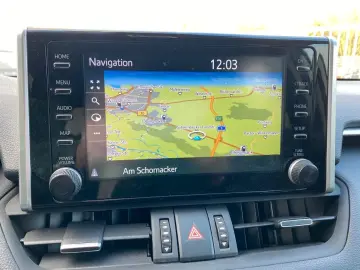 TOYOTA Hybrid AWD-i   Kamera Navi AHK