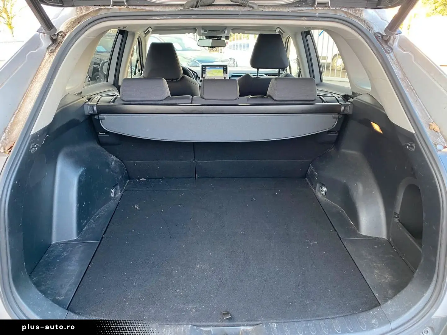 TOYOTA Hybrid AWD-i   Kamera Navi AHK