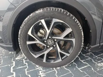 Toyota C-HR 1 8 Hybrid C-HIC CVT