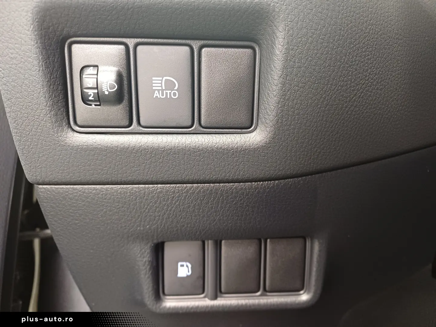 Toyota C-HR 1 8 Hybrid C-HIC CVT