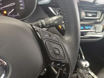 Toyota C-HR 1 8 Hybrid C-HIC CVT