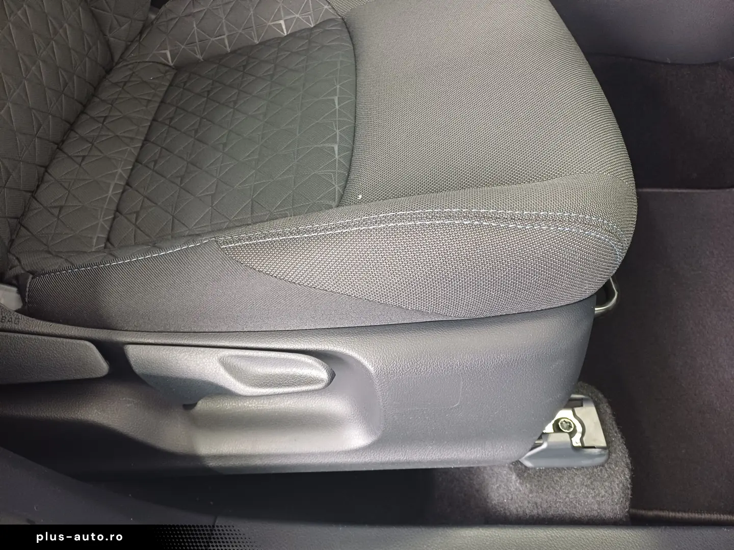 Toyota C-HR 1 8 Hybrid C-HIC CVT