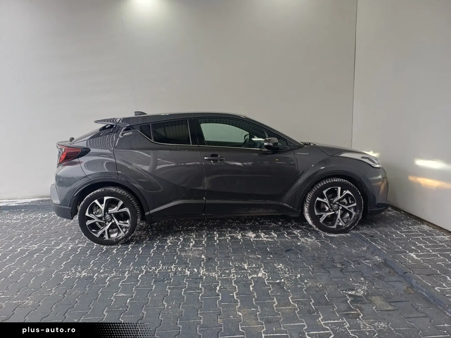 Toyota C-HR 1 8 Hybrid C-HIC CVT