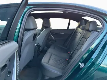 BMW 530e Limou M Sport Pro B W St Go Pano Autobahn