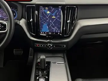 VOLVO XC60 B5 B AWD R-DESIGN HUD AHK MEMORY GOOGLE LED