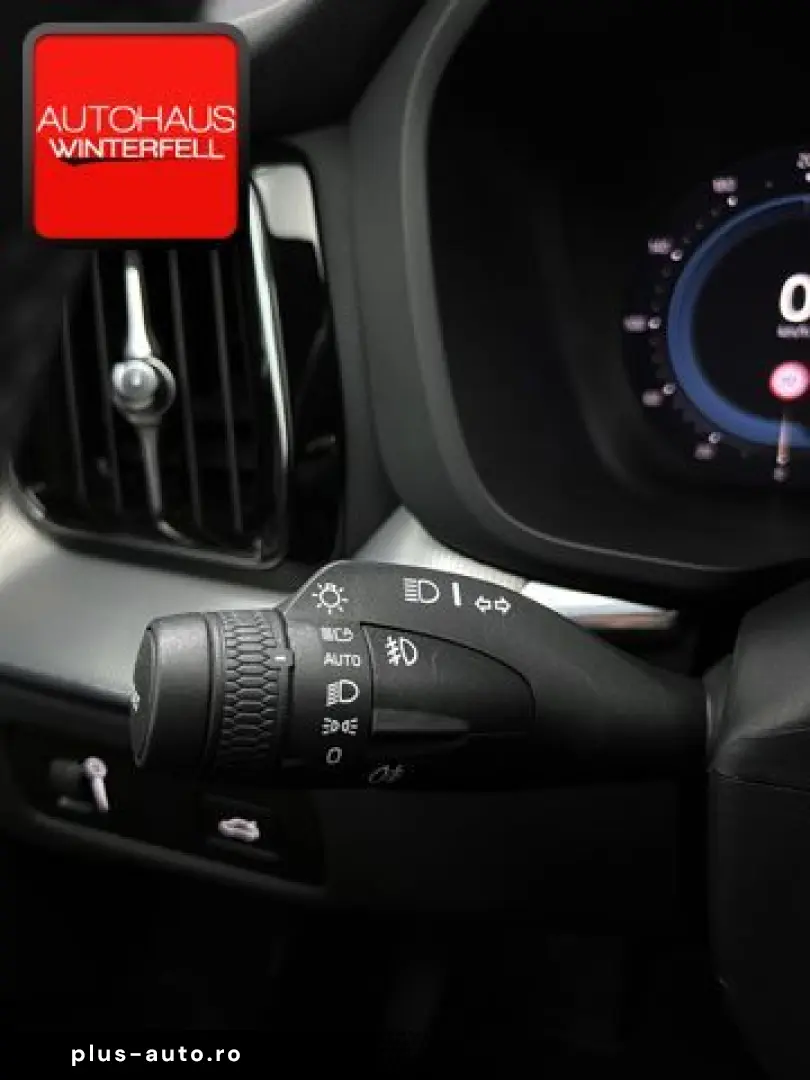 VOLVO XC60 B5 B AWD R-DESIGN HUD AHK MEMORY GOOGLE LED