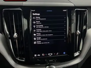 VOLVO XC60 B5 B AWD R-DESIGN HUD AHK MEMORY GOOGLE LED