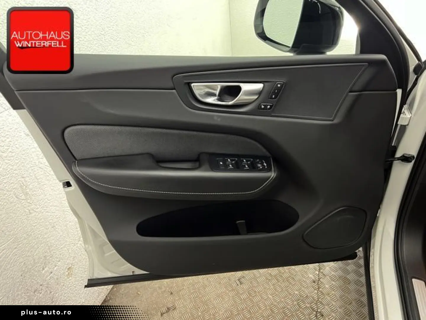 VOLVO XC60 B5 B AWD R-DESIGN HUD AHK MEMORY GOOGLE LED