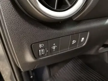HYUNDAI KONA 1.0 T-GDI DCT