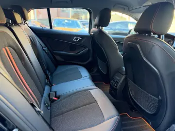 BMW 118 i Limousine Sport Line  TÜV NEU TEMP KAM