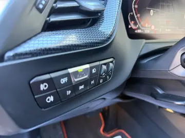 BMW 118 i Limousine Sport Line  TÜV NEU TEMP KAM