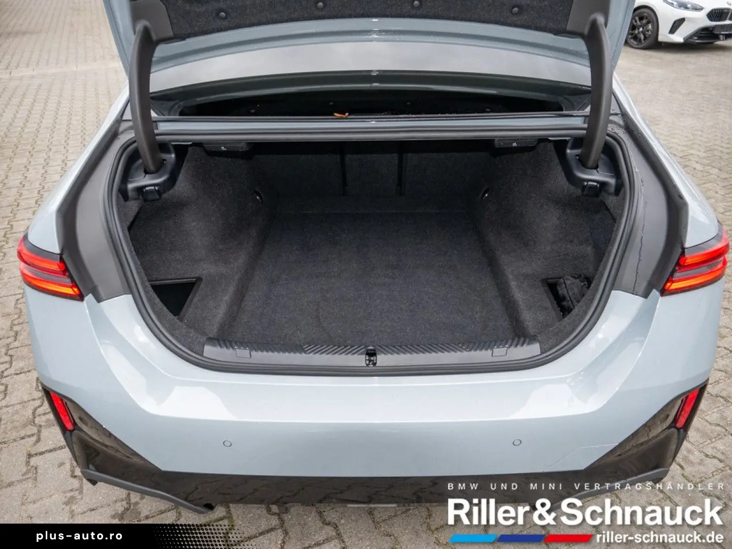 BMW 520i M-Sport Pro PANO STANDHZG 360 KAM HUD