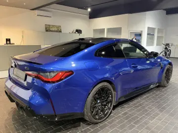 BMW M4 xDrive COMPETITION H&K CARBON LED BLUE LED