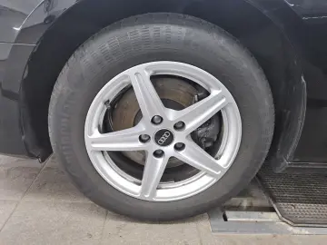 AUDI A4 35 TDI T-Leder Navi  virtual LED Sound Ahk