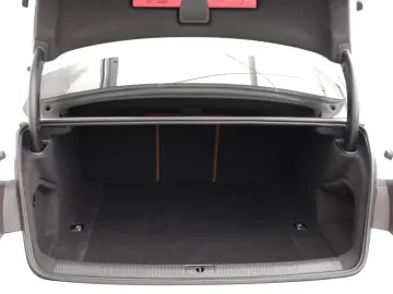 AUDI A4 Lim. 40 TFSI S line NAVI LED Sound Syst. DAB