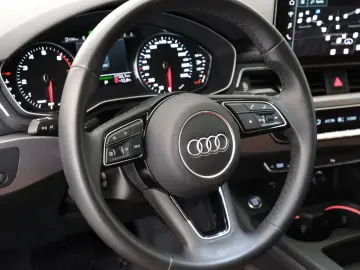 AUDI A4 Lim. 40 TFSI S line NAVI LED Sound Syst. DAB