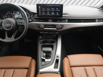 AUDI A4 Lim. 40 TFSI S line NAVI LED Sound Syst. DAB