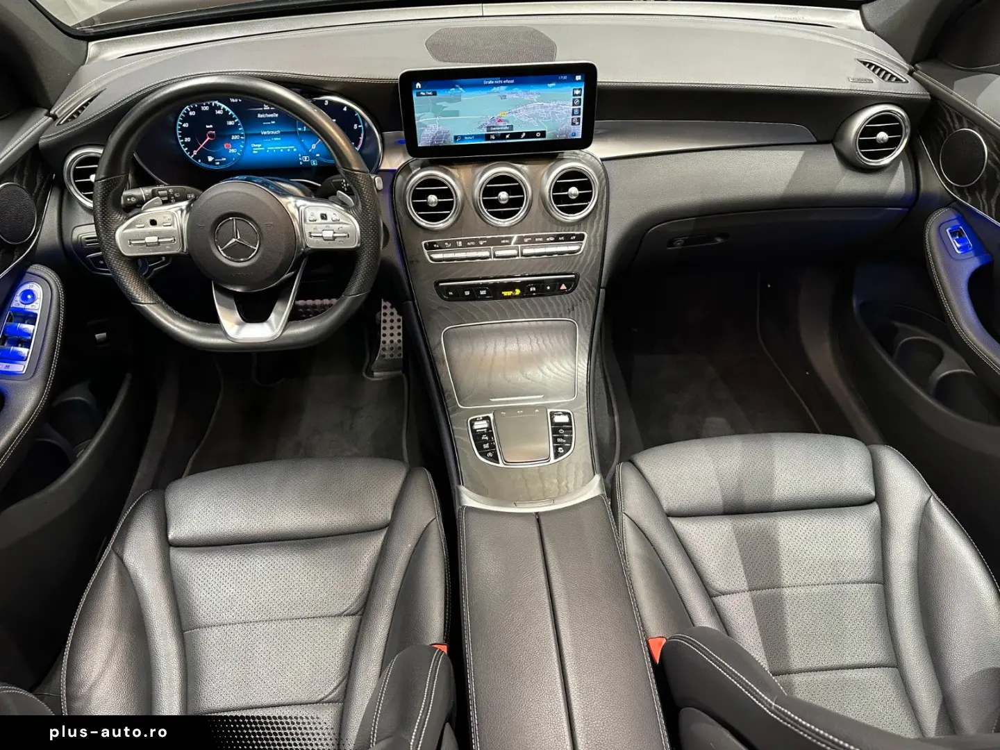 MERCEDES-BENZ GLC300 d 4M AMG LINE NIGHT PAKET PANO MEMORY