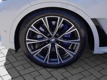 BMW X7 M50i HeadUp Laser AHK SkyLounge Aktivlenkung
